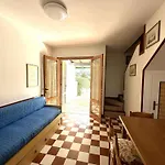 In 49965 * 比比翁